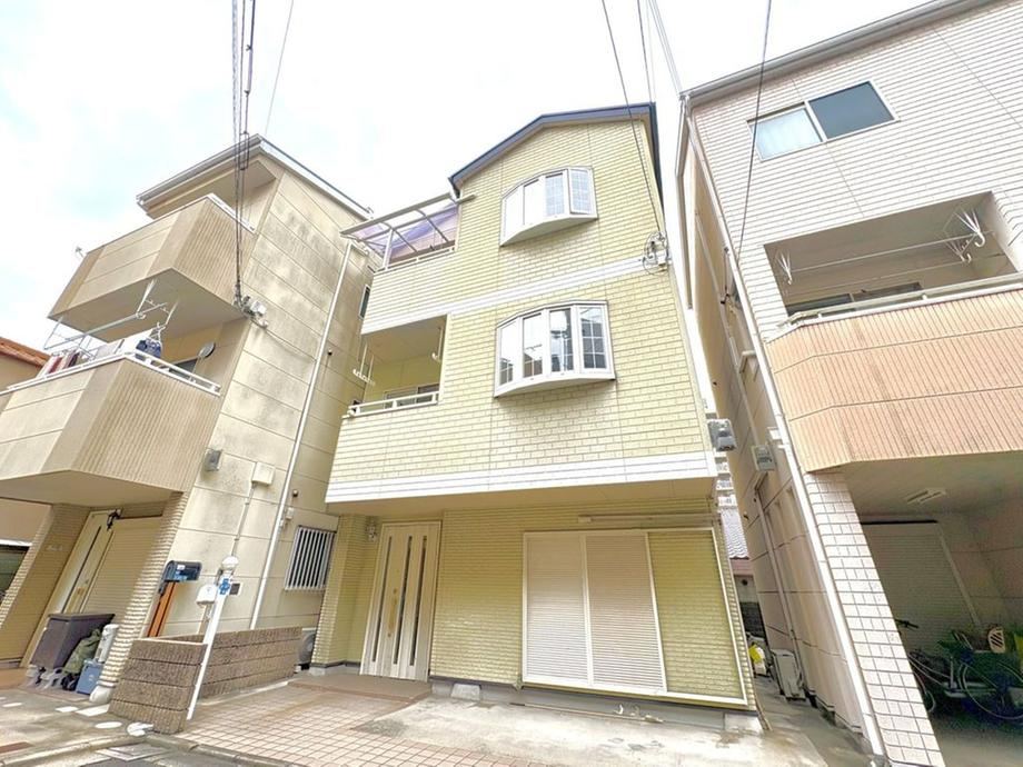 5LDK house in Kadoma, Osaka - Photo 1