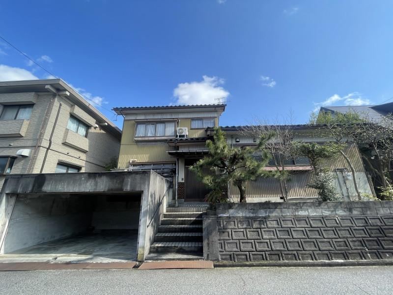 5DK house in Toyama, Toyama - Photo 1