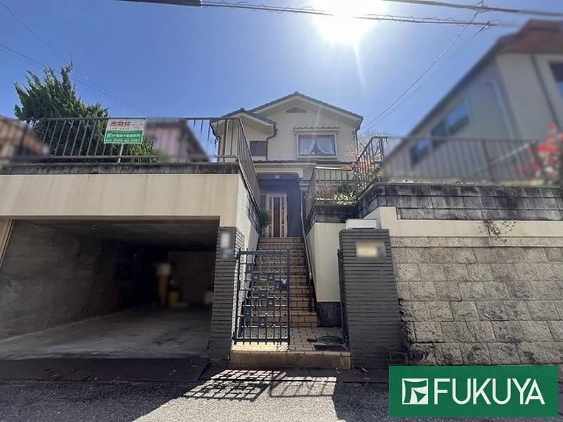 4LDK house in Tarumi Ward, Kobe, Hyogo - Photo 1