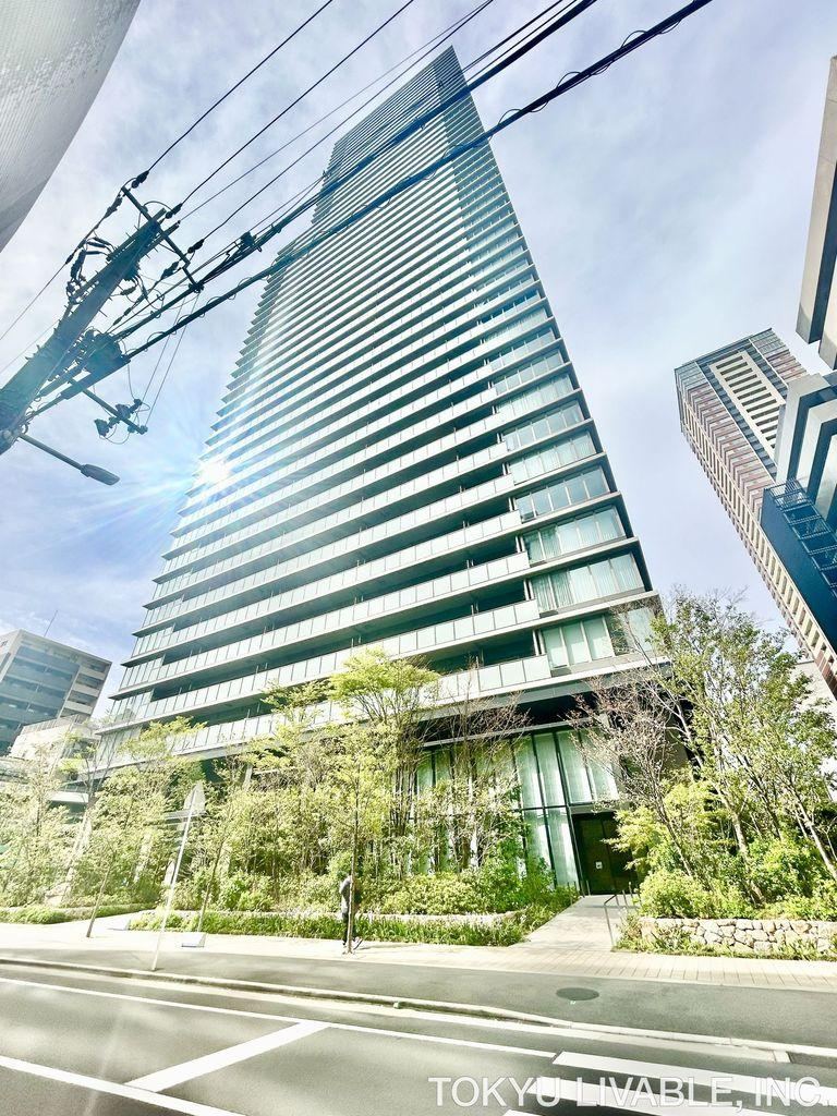 2LDK apartment in Kita Ward, Osaka - Photo 1