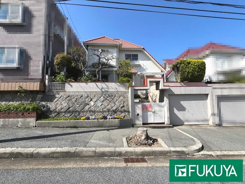 4LDK house in Suma Ward, Kobe, Hyogo - Photo 1