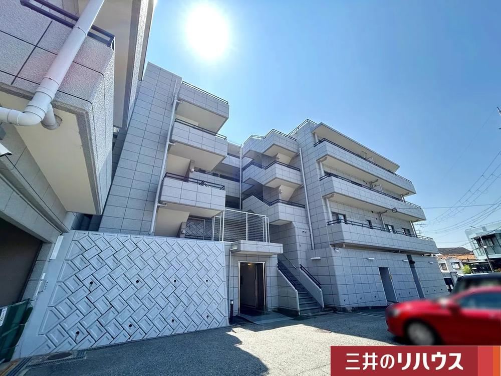 4LDK apartment in Toyonaka, Osaka - Photo 1