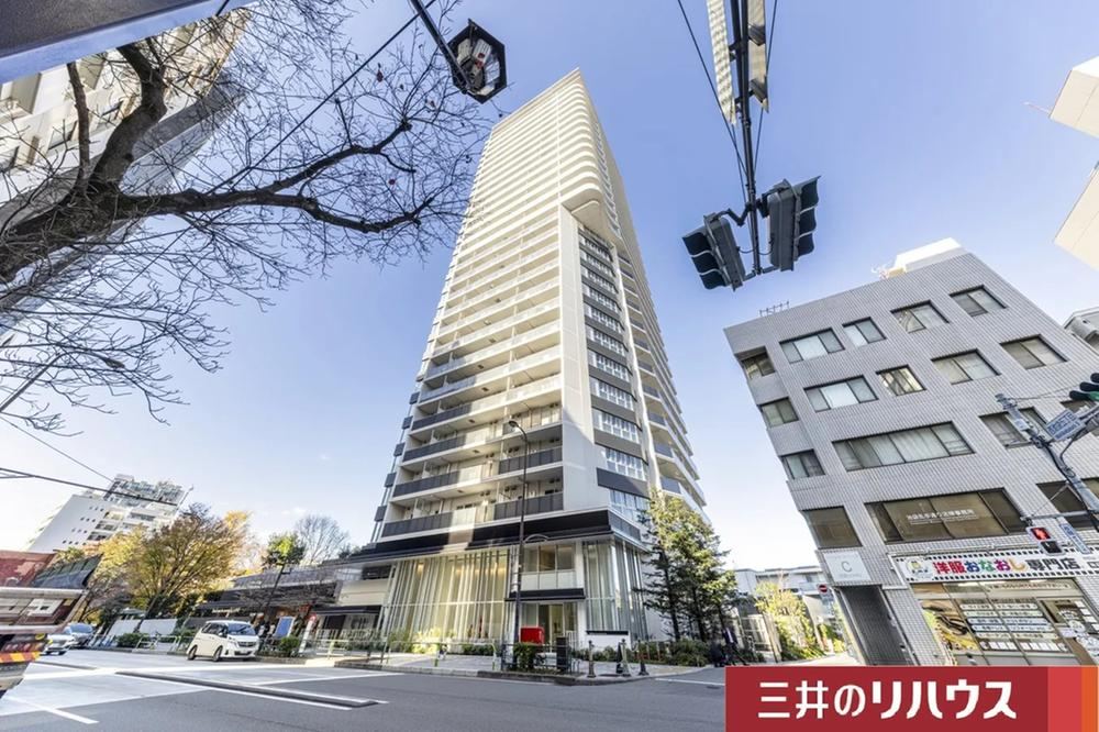 2LDK apartment in Toshima Ward, Tokyo - Photo 1
