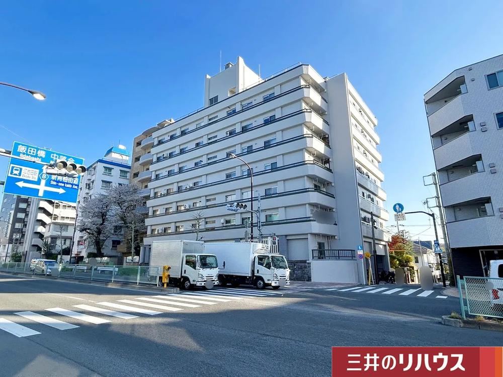 2LDK+S apartment in Nerima Ward, Tokyo - Photo 1