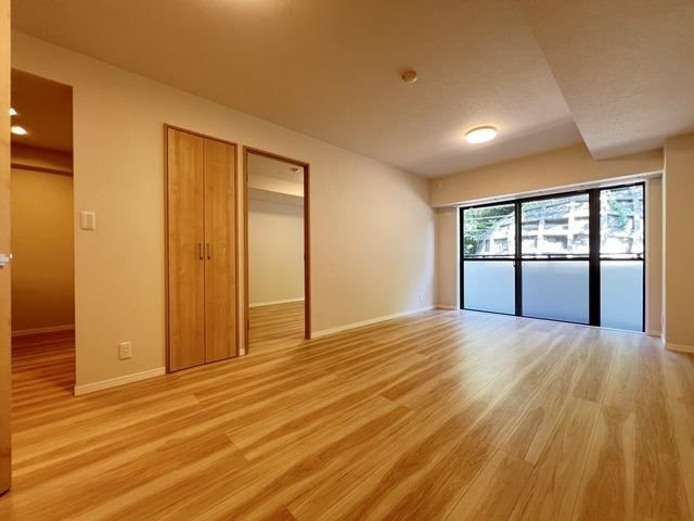 3LDK apartment in Yokosuka, Kanagawa - Photo 1