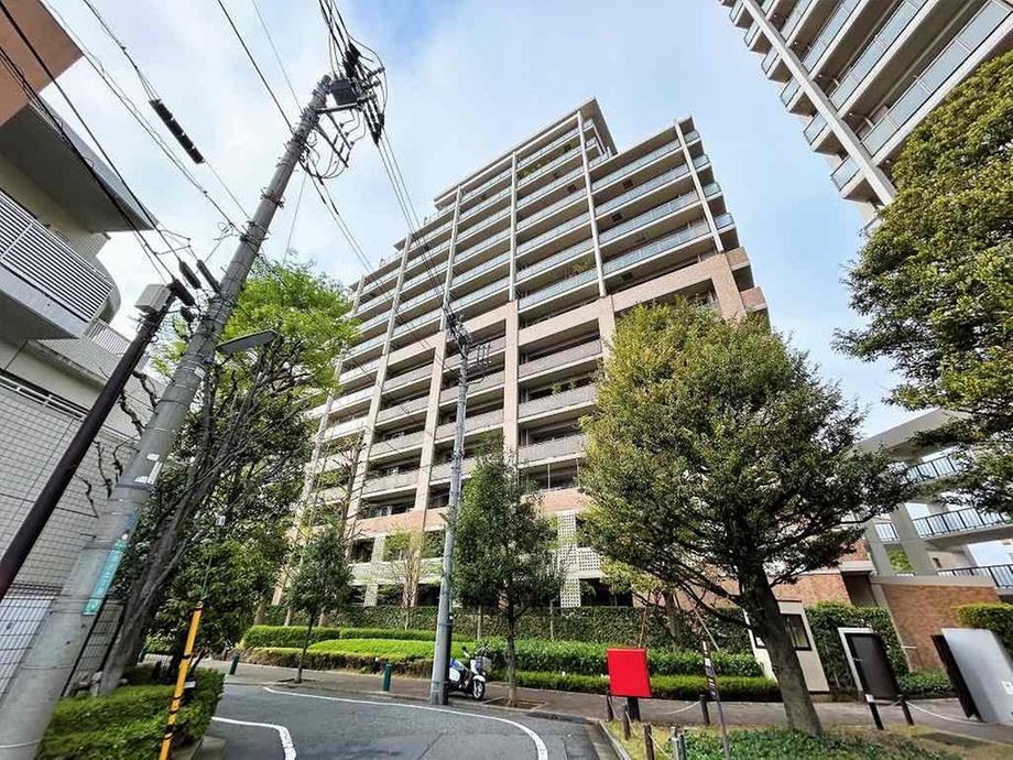 3LDK apartment in Setagaya Ward, Tokyo - Photo 1