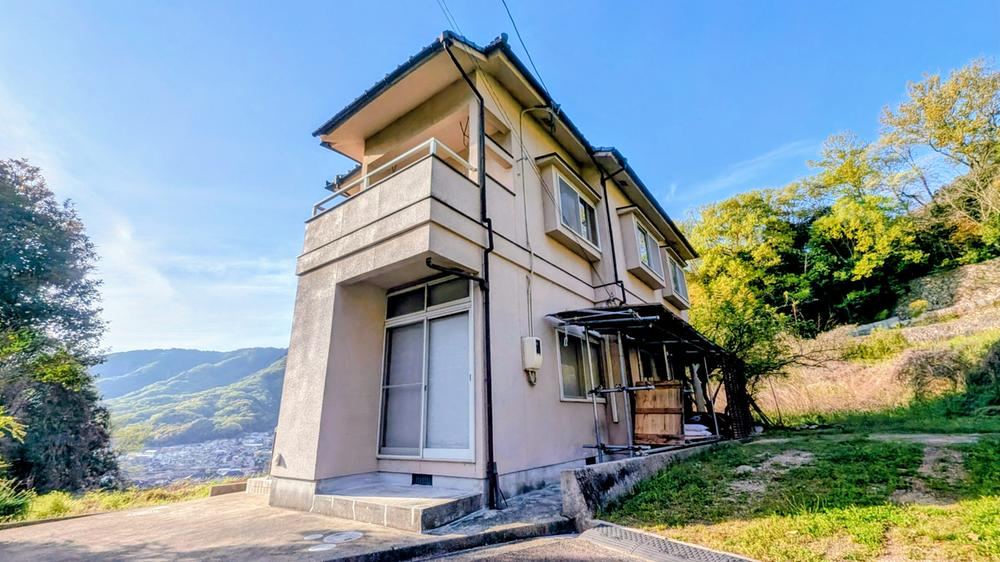 4LDK house in Aki Ward, Hiroshima - Photo 1