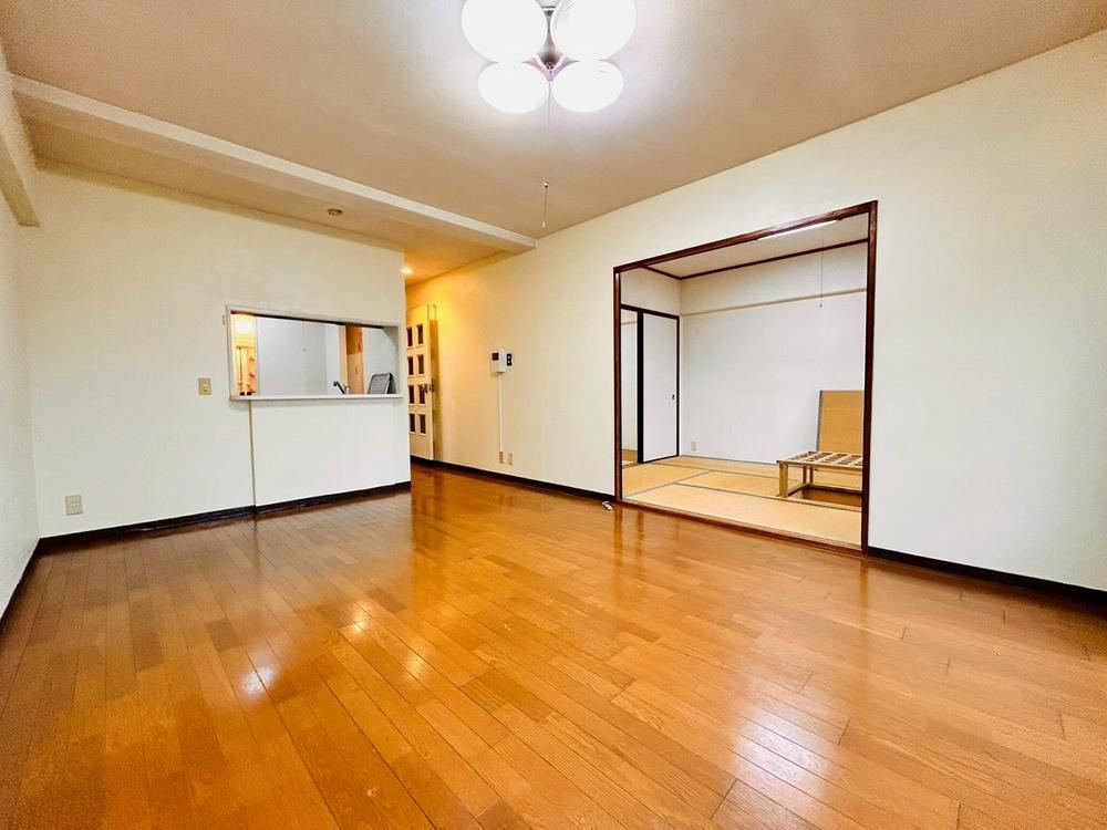 4LDK apartment in Kawachinagano, Osaka - Photo 1