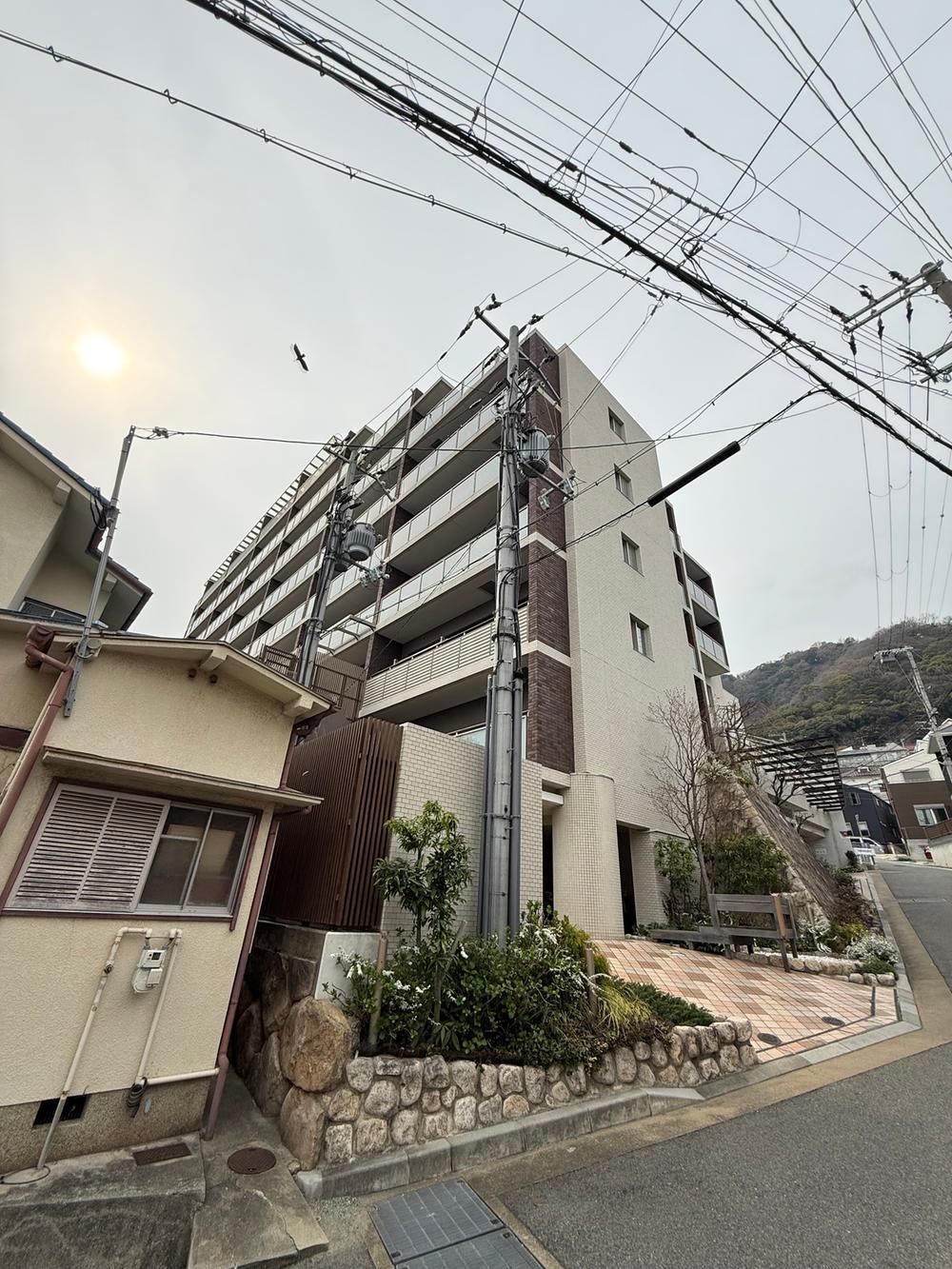 3LDK apartment in Chuo Ward, Kobe, Hyogo - Photo 1