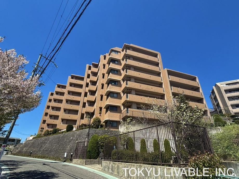 3LDK apartment in Suita, Osaka - Photo 1