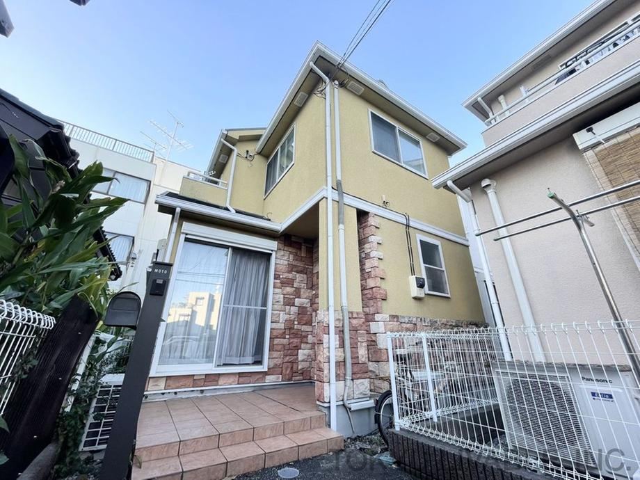4LDK house in Kita Ward, Saitama - Photo 1
