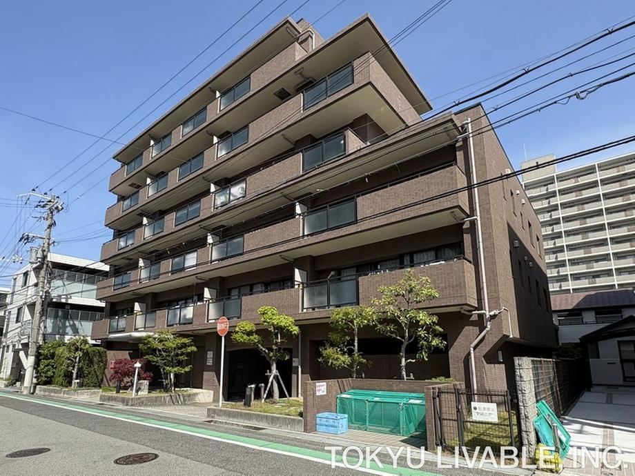 3LDK apartment in Nishinomiya, Hyogo - Photo 1