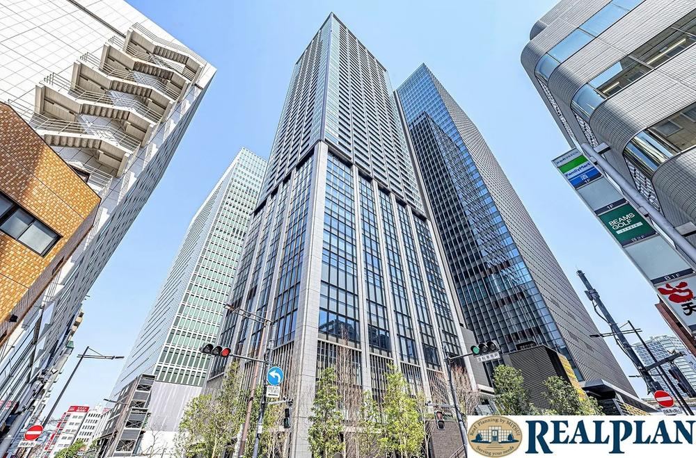 2LDK apartment in Minato Ward, Tokyo - Photo 1