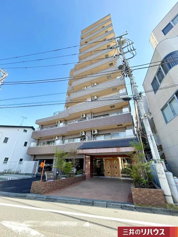 1LDK apartment in Hamura, Tokyo - Photo 1