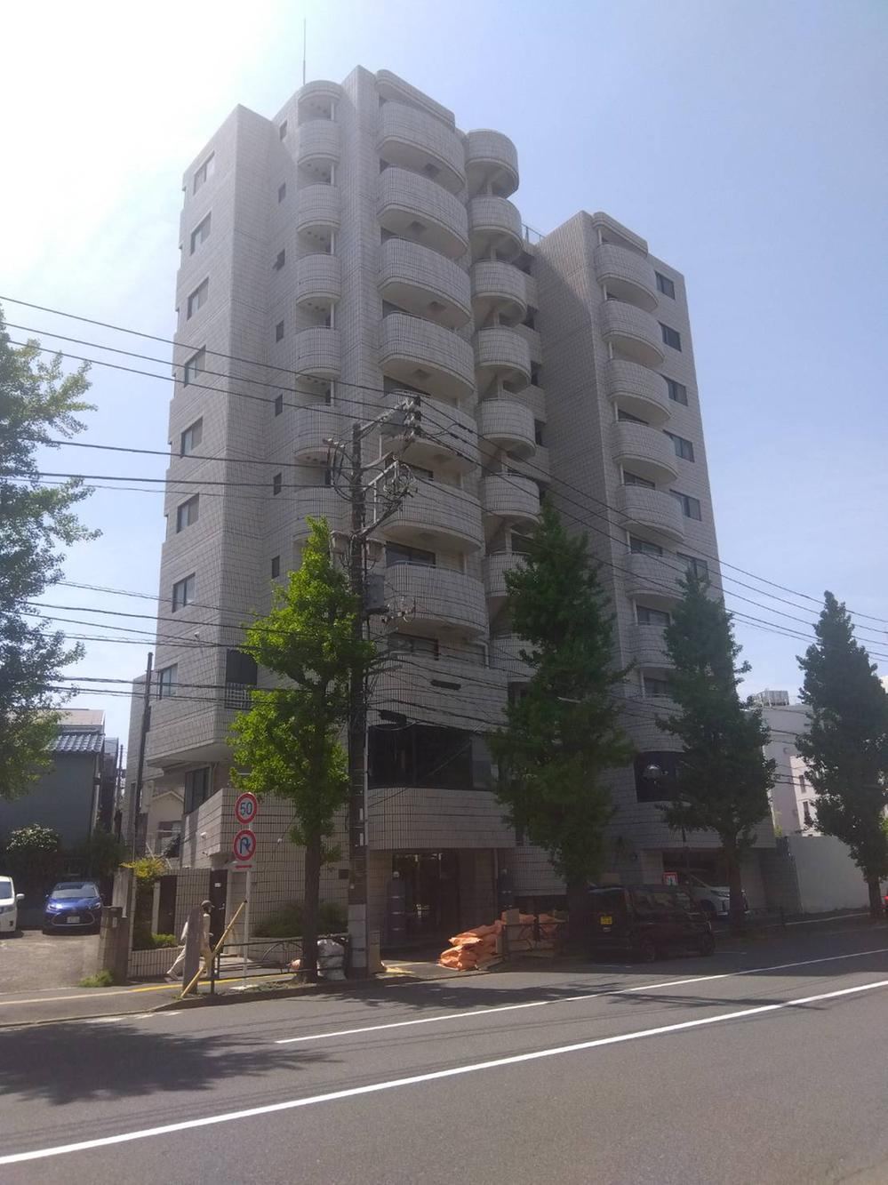 2LDK apartment in Bunkyo Ward, Tokyo - Photo 1