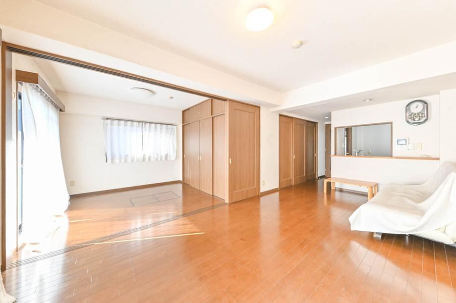 3LDK apartment in Fuchu, Tokyo - Photo 1