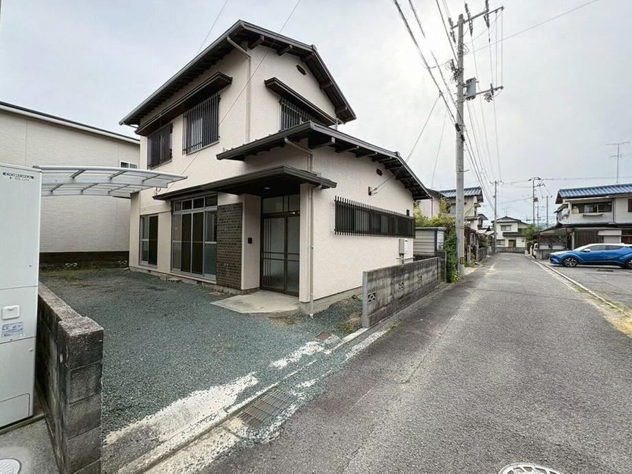 5DK house in Matsuyama, Ehime - Photo 1