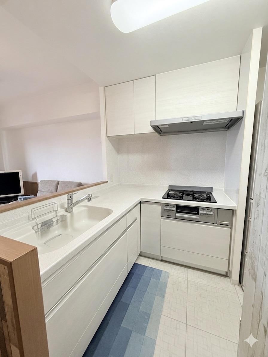 3LDK apartment in Konohana Ward, Osaka - Photo 1