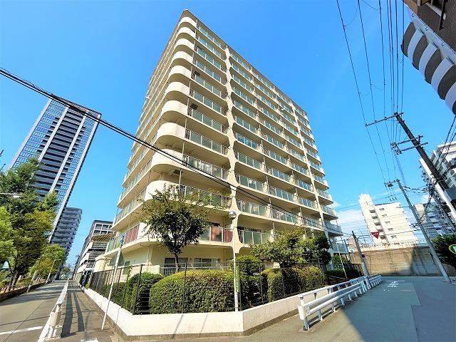 2LDK apartment in Kita Ward, Osaka - Photo 1
