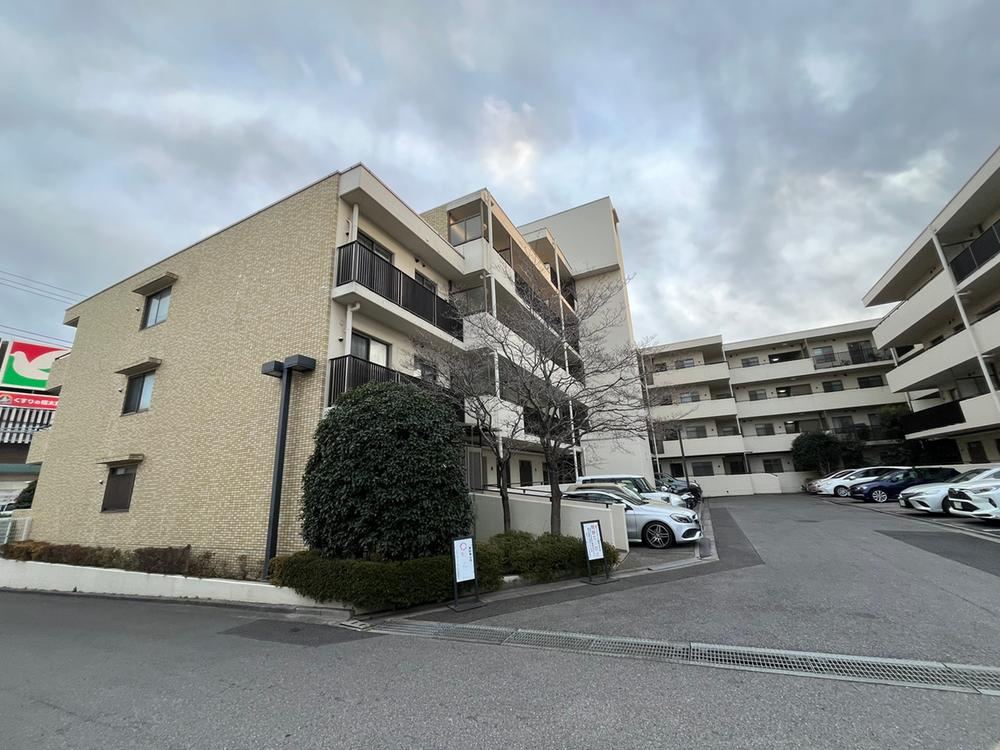 3LDK apartment in Funabashi, Chiba - Photo 1