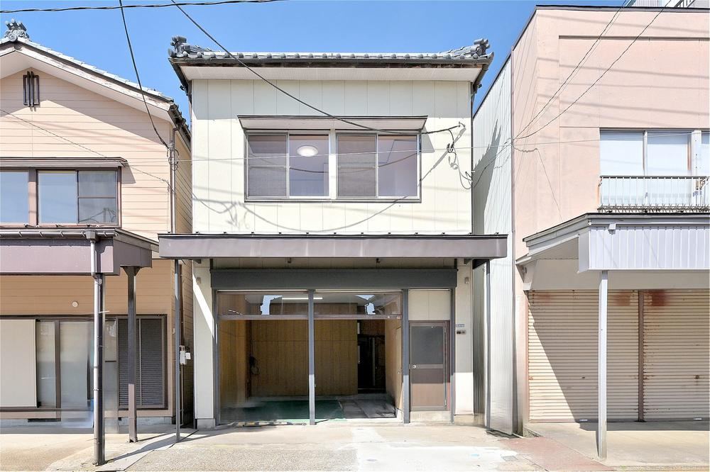 4LDK house in Tsubame, Niigata - Photo 1