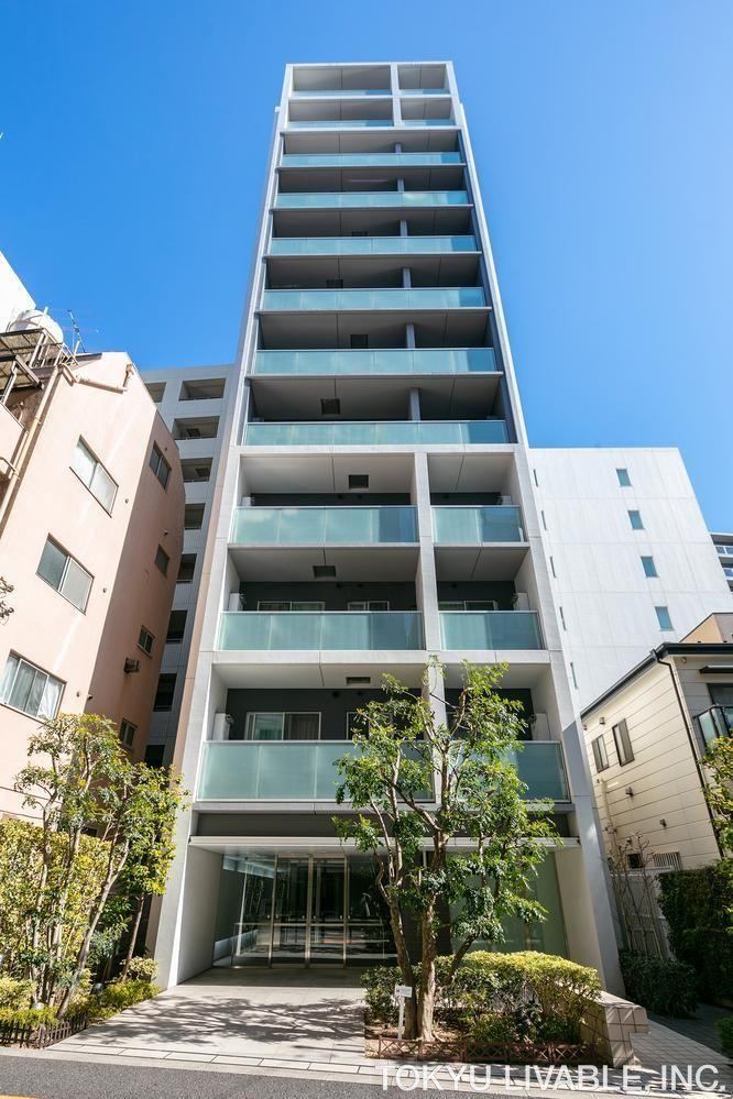 2LDK apartment in Minato Ward, Tokyo - Photo 1