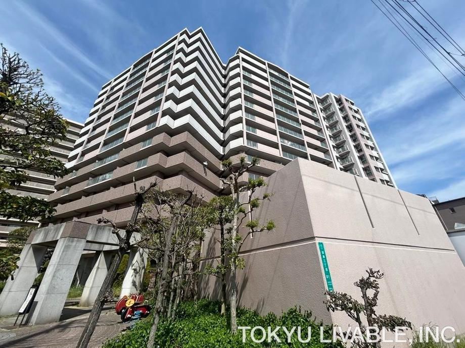 3LDK apartment in Yodogawa Ward, Osaka - Photo 1