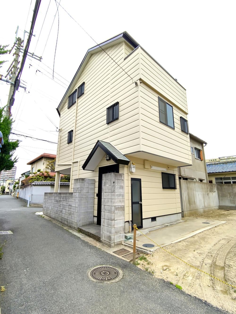 3DK house in Higashiosaka, Osaka - Photo 1