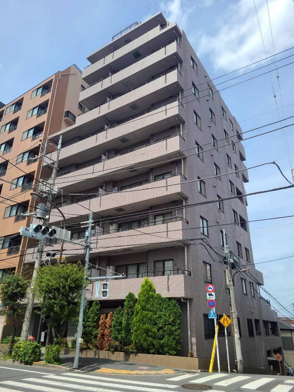 2LDK apartment in Shinjuku Ward, Tokyo - Photo 1