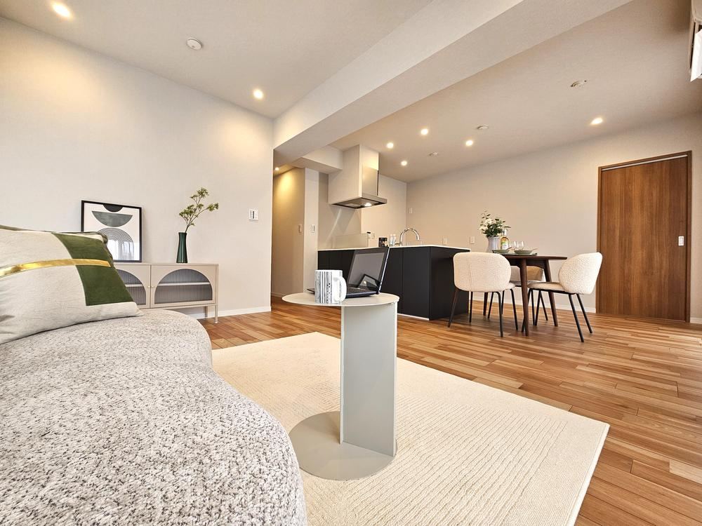 2LDK apartment in Minato Ward, Tokyo - Photo 1