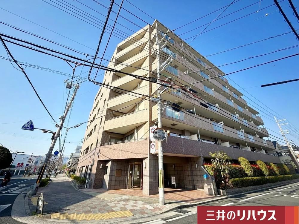 3LDK apartment in Itami, Hyogo - Photo 1