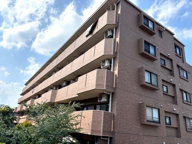 3LDK apartment in Hino, Tokyo - Photo 1