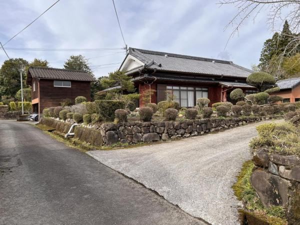 6LDK house in Kobayashi, Miyazaki - Photo 1