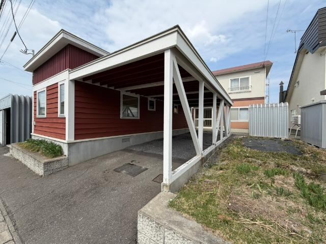6LDK+S house in Asahikawa, Hokkaido - Photo 1