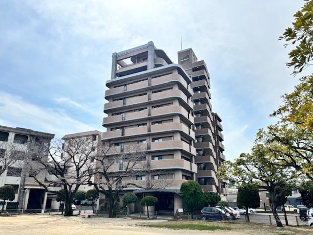 4LDK apartment in Oita, Oita - Photo 1