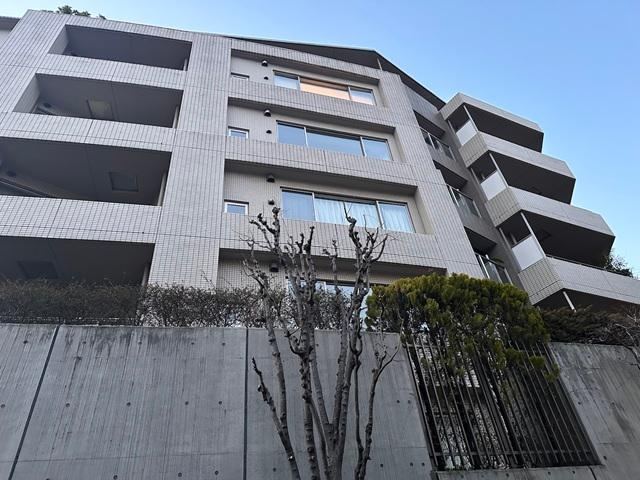 2LDK apartment in Meguro Ward, Tokyo - Photo 1