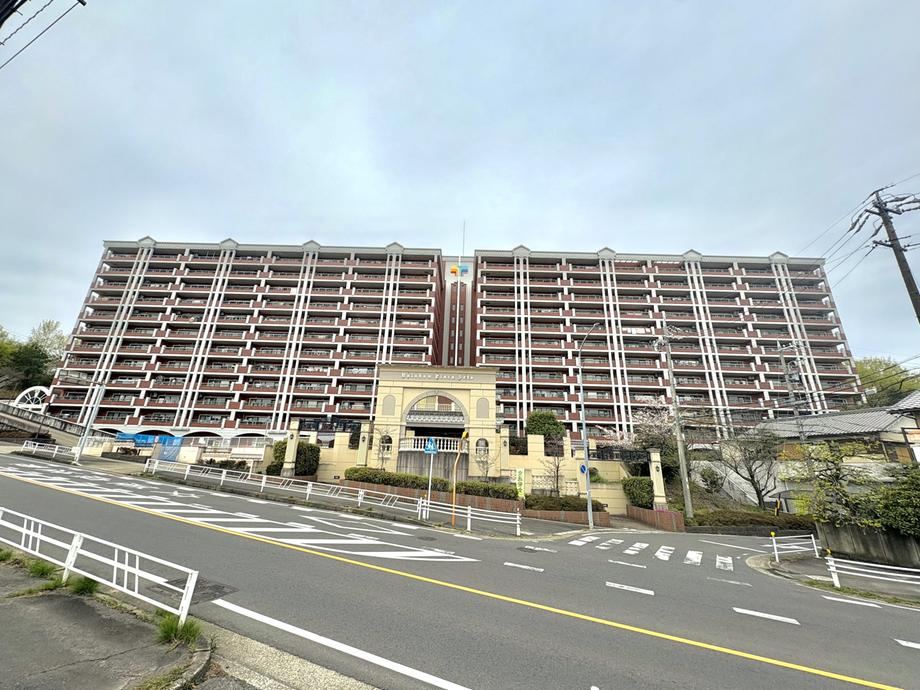 3LDK apartment in Seto, Aichi - Photo 1