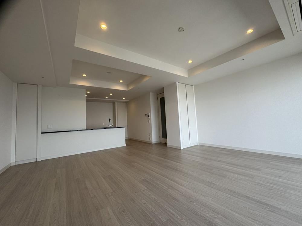 2LDK apartment in Kita Ward, Osaka - Photo 1