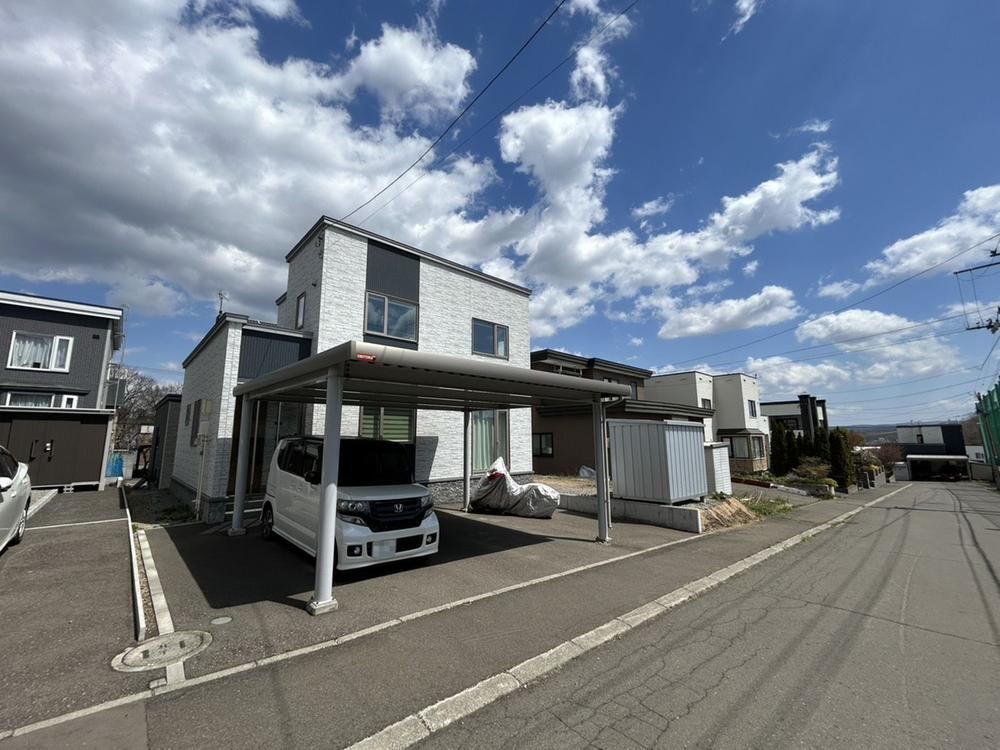 4LDK house in Minami Ward, Sapporo, Hokkaido - Photo 1