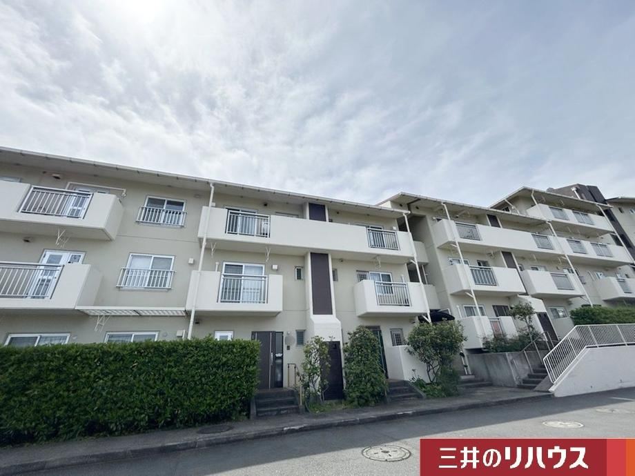 3LDK apartment in Fujisawa, Kanagawa - Photo 1
