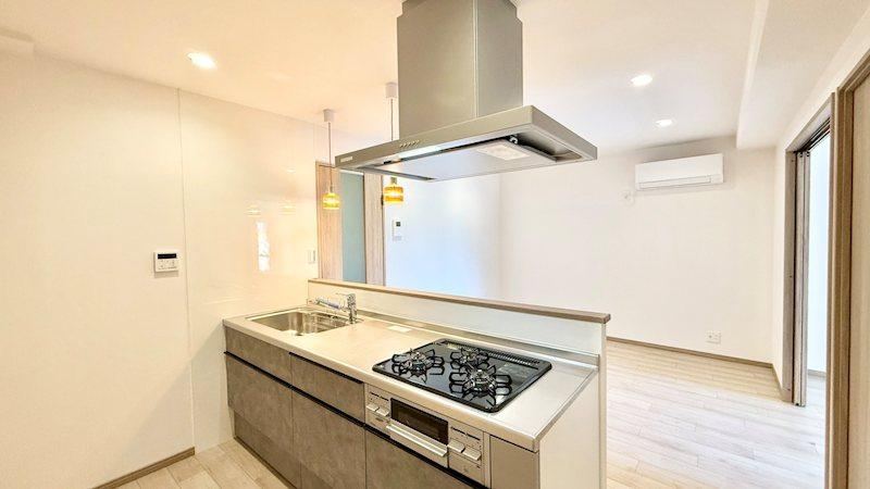 3LDK apartment in Kita Ward, Osaka - Photo 1