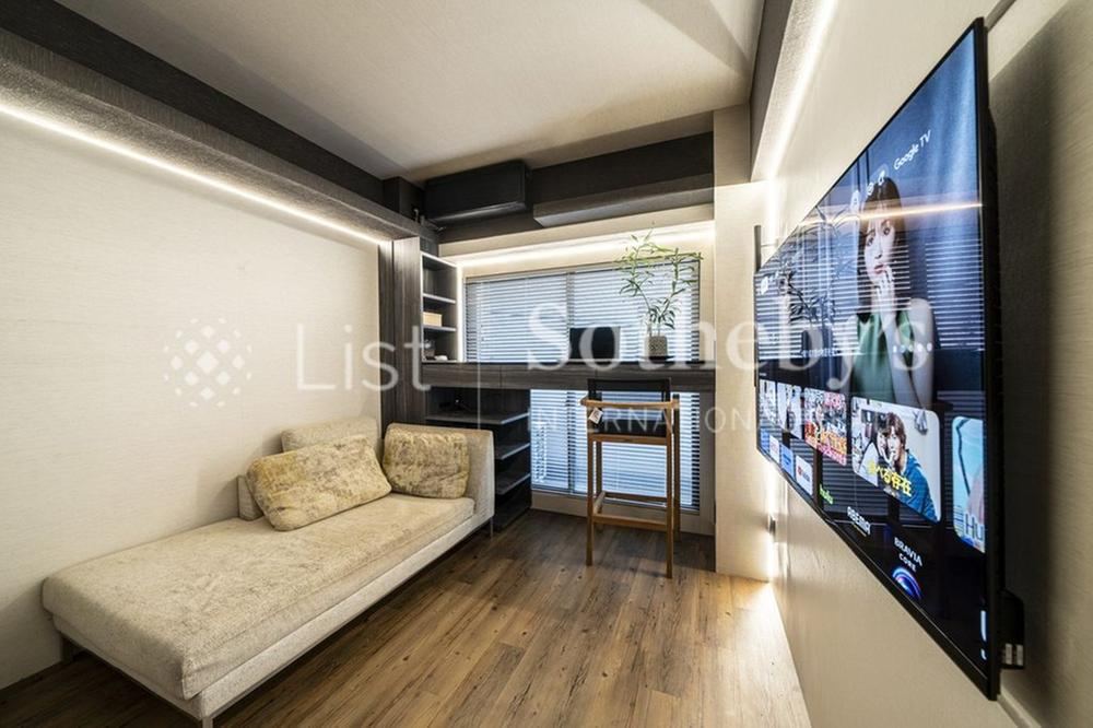 studio apartment in Shibuya Ward, Tokyo - Photo 1