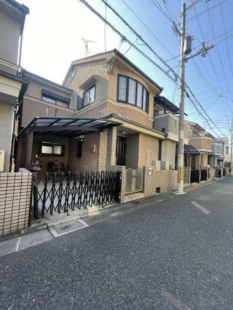 4LDK house in Yao, Osaka - Photo 1
