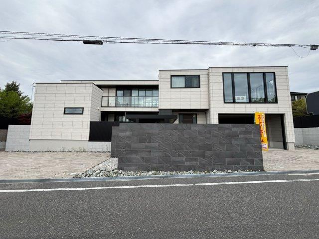 6LDK house in Tondabayashi, Osaka - Photo 1