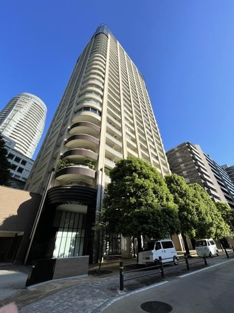 1LDK apartment in Minato Ward, Tokyo - Photo 1
