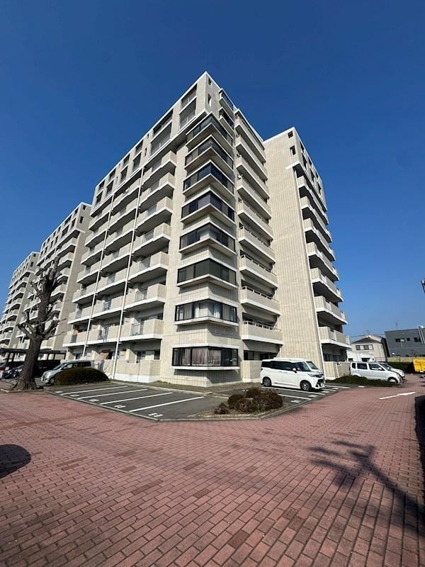 4LDK apartment in Tobata Ward, Kitakyushu, Fukuoka - Photo 1