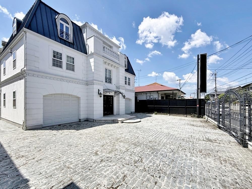 244 m² house in Minuma Ward, Saitama - Photo 1