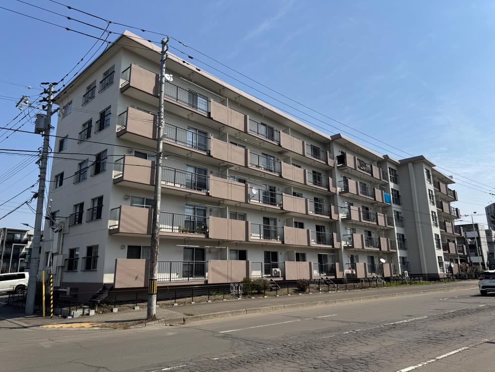 3LDK apartment in Toyohira Ward, Sapporo, Hokkaido - Photo 1
