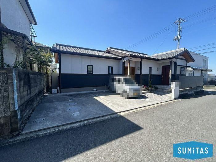 4LDK house in Matsuyama, Ehime - Photo 1
