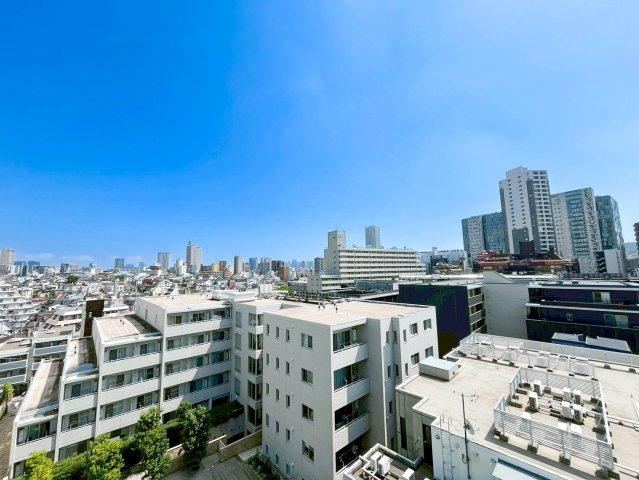 2LDK apartment in Shinjuku Ward, Tokyo - Photo 1